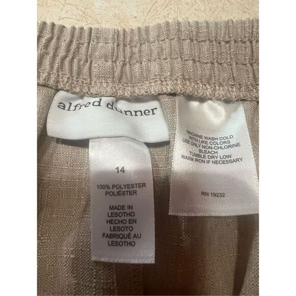 Alfred Dunner Classic Fit Pull On Pants Sz 14 Short Almond NWT - Picture 3 of 8